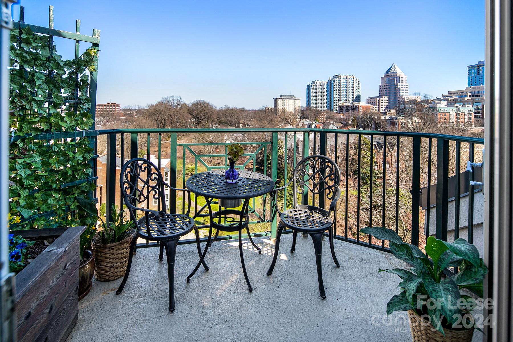 Fifth And Poplar - Residential Lease