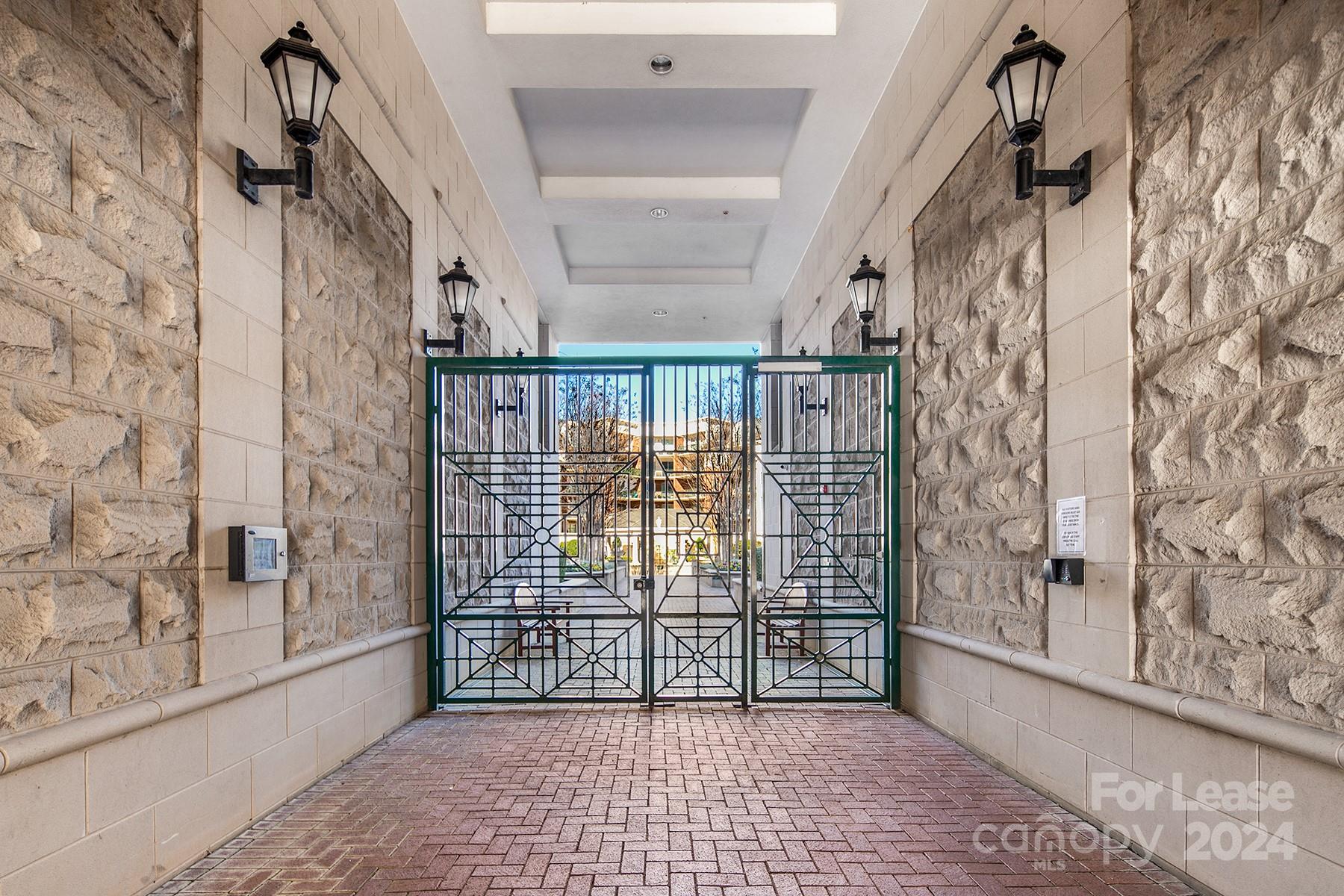 Fifth And Poplar - Residential Lease