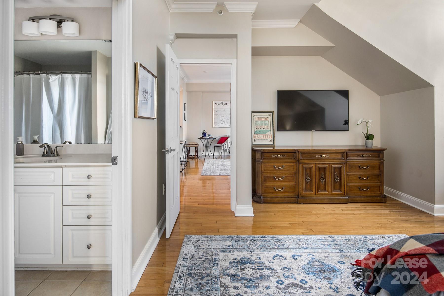Fifth And Poplar - Residential Lease