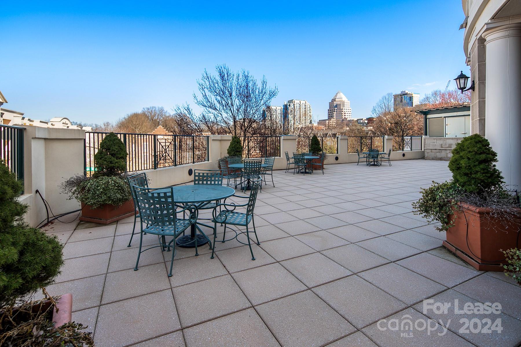 Fifth And Poplar - Residential Lease