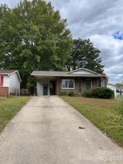 Totally remodeled home in Statesville.  Home has new lvt flooring, new appliances, freshly painted throughout.
Ready for immediate occupancy.