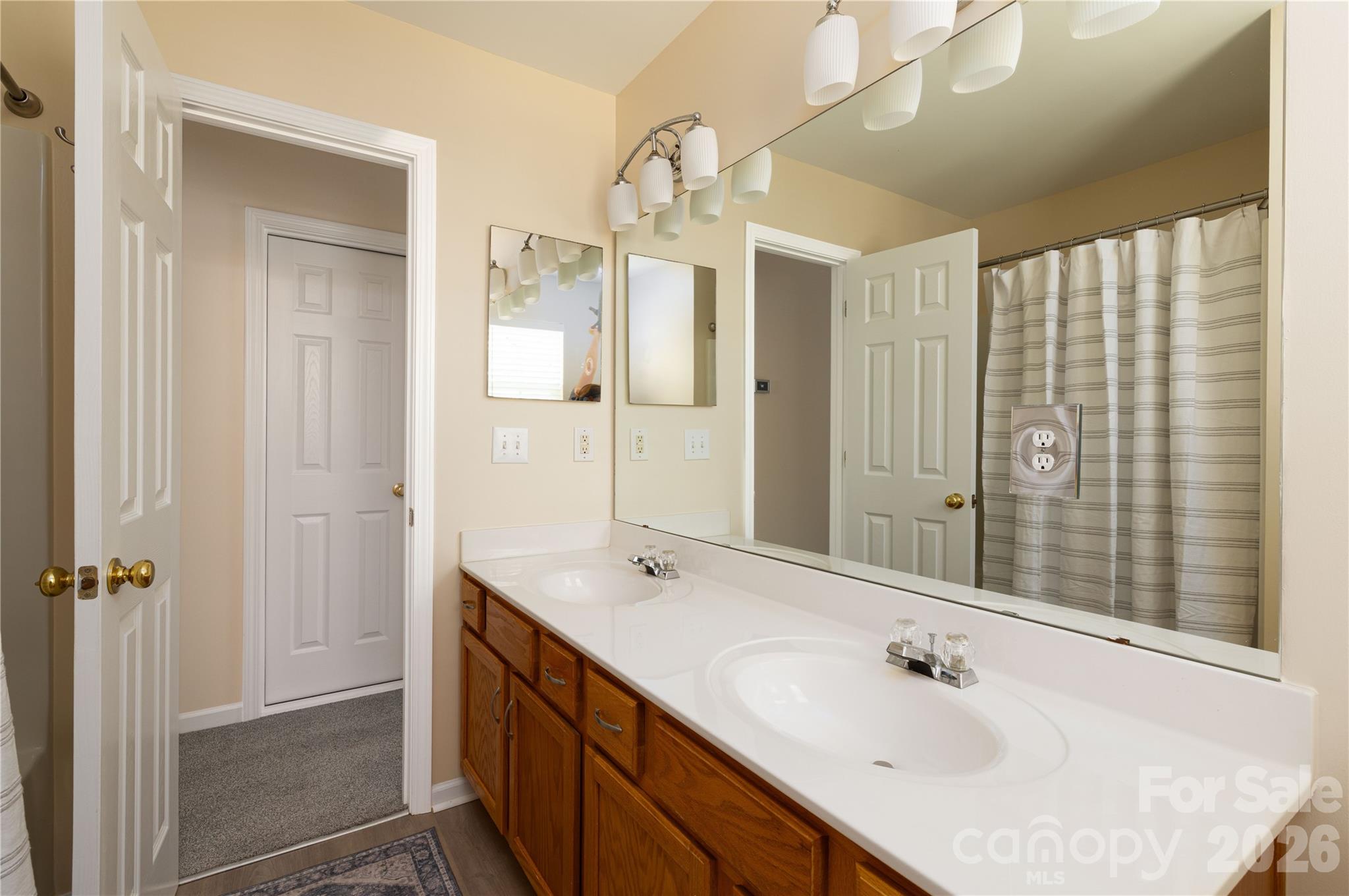 Hunter Oaks - Residential