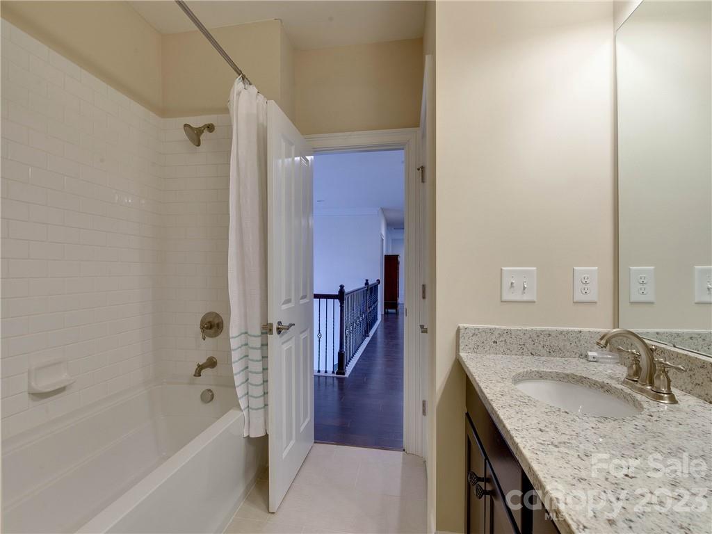 The Retreat At Sunset Ridge - Residential