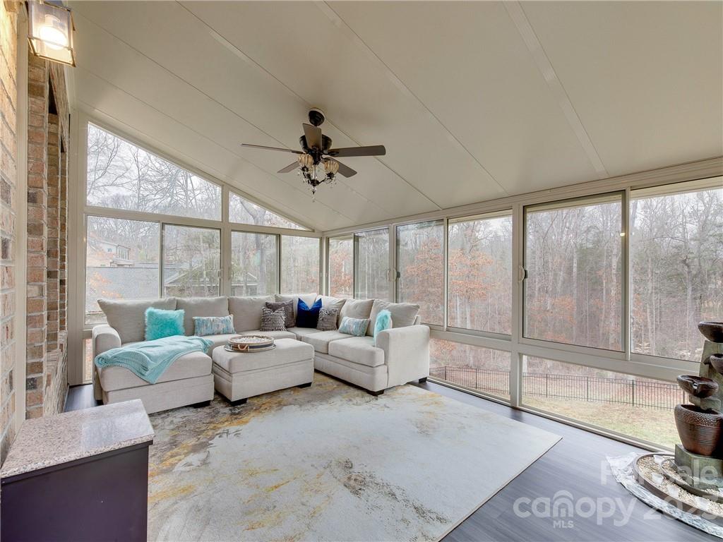 The Retreat At Sunset Ridge - Residential