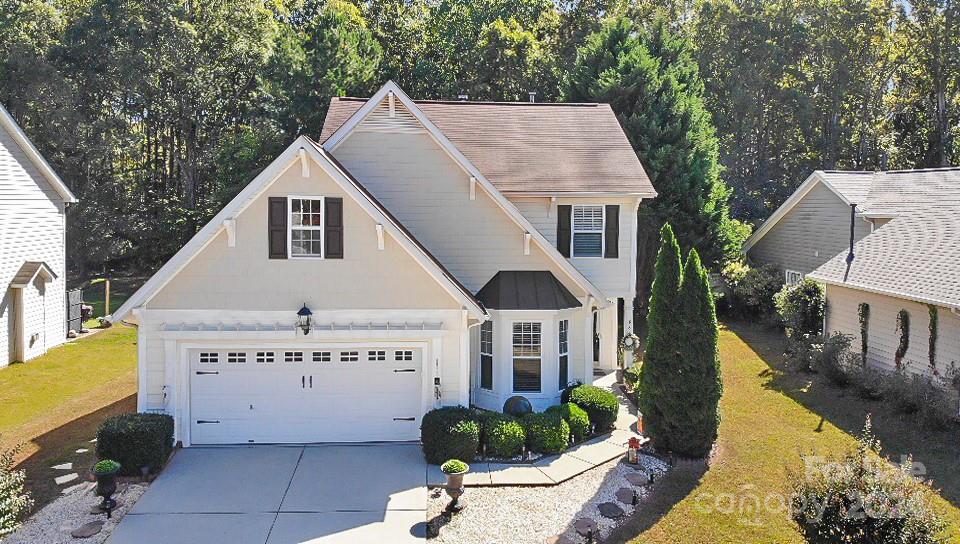 Located in the desirable Ridge Pointe neighborhood, this charming 3-bedroom, 2 1/2-bathroom home offers serene cul-de-sac living. With 1,720 square feet of living space, the property features a spacious 2-car garage and a large, private backyard perfect for outdoor activities or entertaining. Built in 2005, the home is well-maintained, boasting modern finishes and a quiet, family-friendly atmosphere. Conveniently close to local schools, parks, and shopping, it offers both comfort and convenience in a sought-after community. Roof is 2016, HVAC is 2023