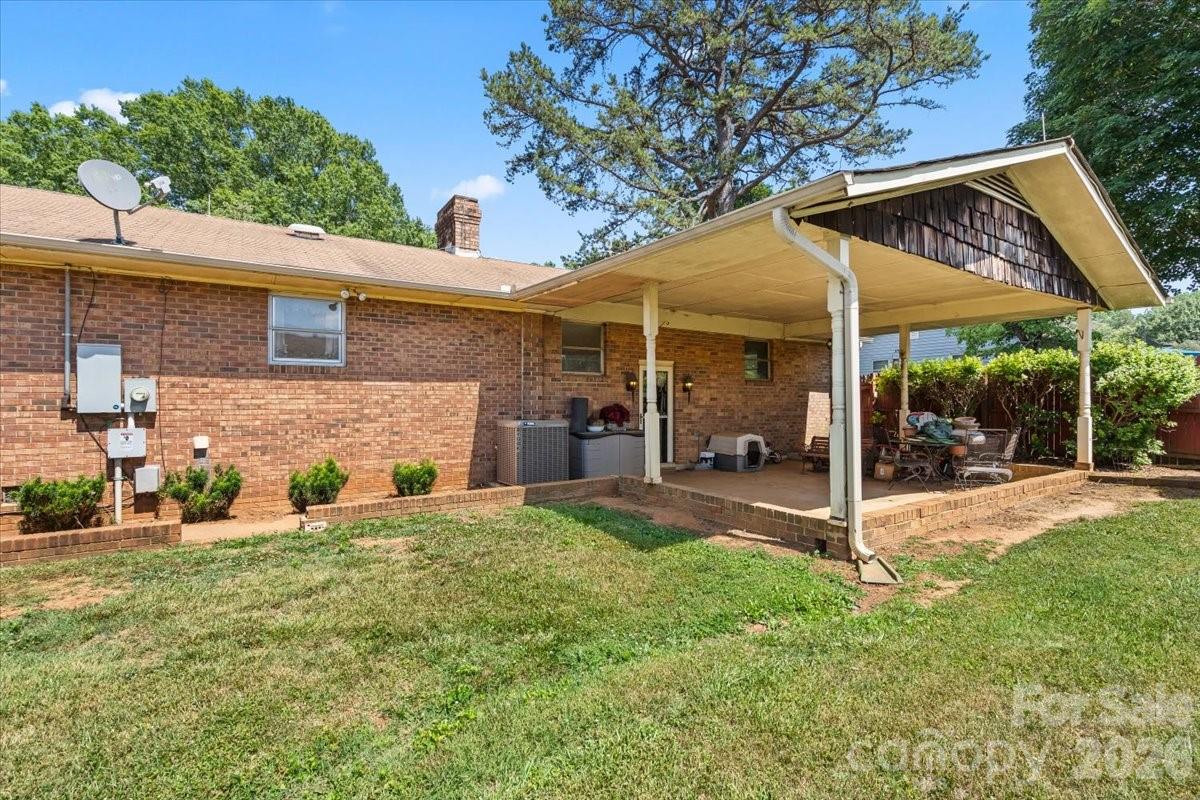 Pine Needles - Residential