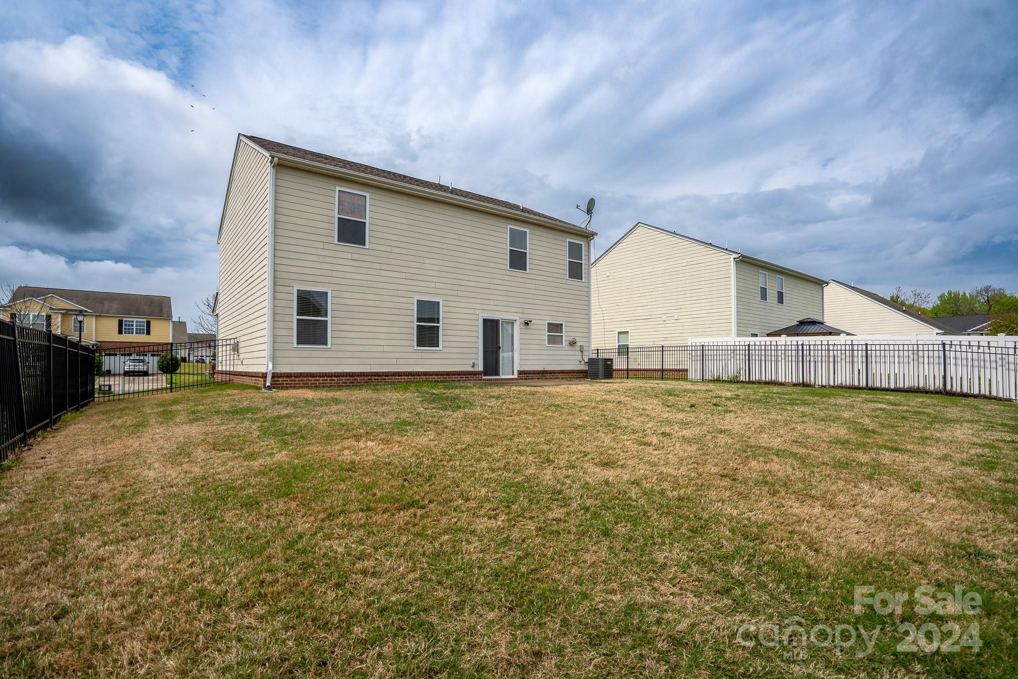 Fieldstone Farm - Residential