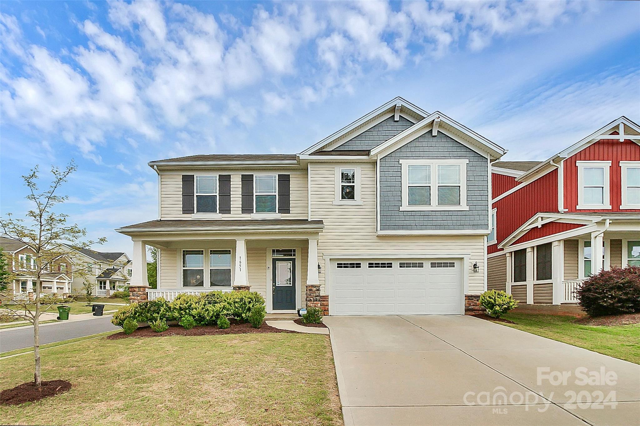 Check out this corner lot home in beautiful Kings Grove Manor! Convenient to everything Lake Wylie has to offer! This beautifully maintained home has engineered hardwood flooring throughout the first floor. Step into your entryway/study/office area and continue to the open eat-in kitchen and living room. Upstairs you’ll find the loft area perfect for entertainment, your sizable primary bedroom, and 2 additional bedrooms. Head right down the street to the pool! Covered picnic area and playground, too! Schedule your showing today!