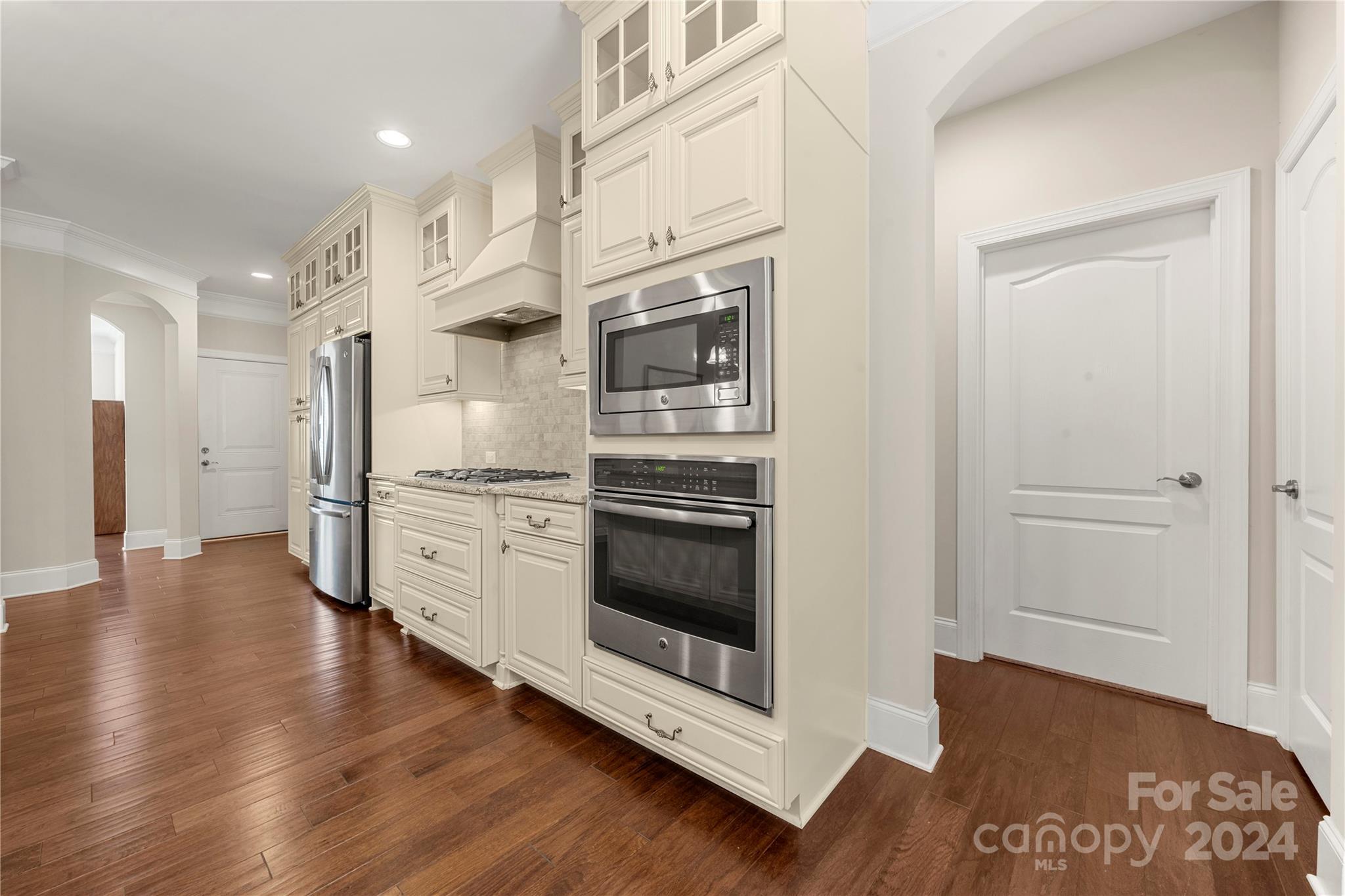The Coves On River Oaks - Residential