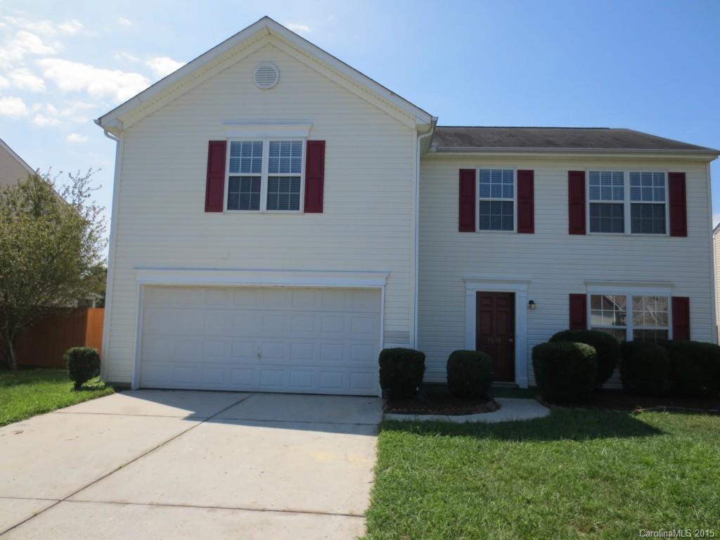 Three Bedroom Two Story home near Davis Lake in North Charlotte. Formal Living and dining room, huge kitchen with an island ,eat in area that opens to the great room. All bedrooms are located upstairs,the master suite has a large walk in closet, dual vanity sinks, over sized tub and separate stand up shower.