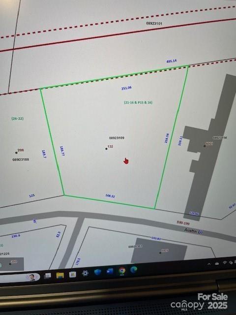 One of the few commercial lots available in the area off North Tryon (HWY 29) minutes away from I-85, shopping, entertainment, downtown, and much, much more. B-2 zoning has a wide range of uses.
Across the street from Enterprise Rent-A-Car and behind the Holiday Motel.
Bring your fussiest buyers and be prepared to be impressed.!!!!!!