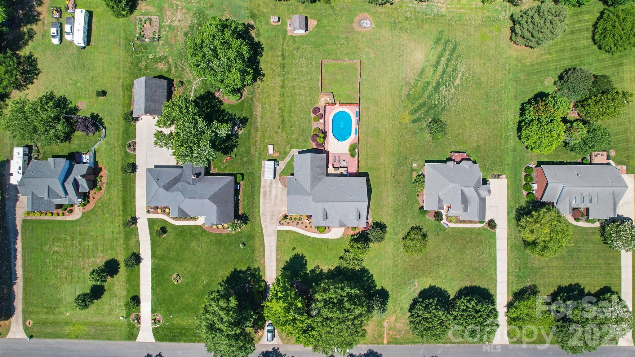 Legacy On The Lake - Residential
