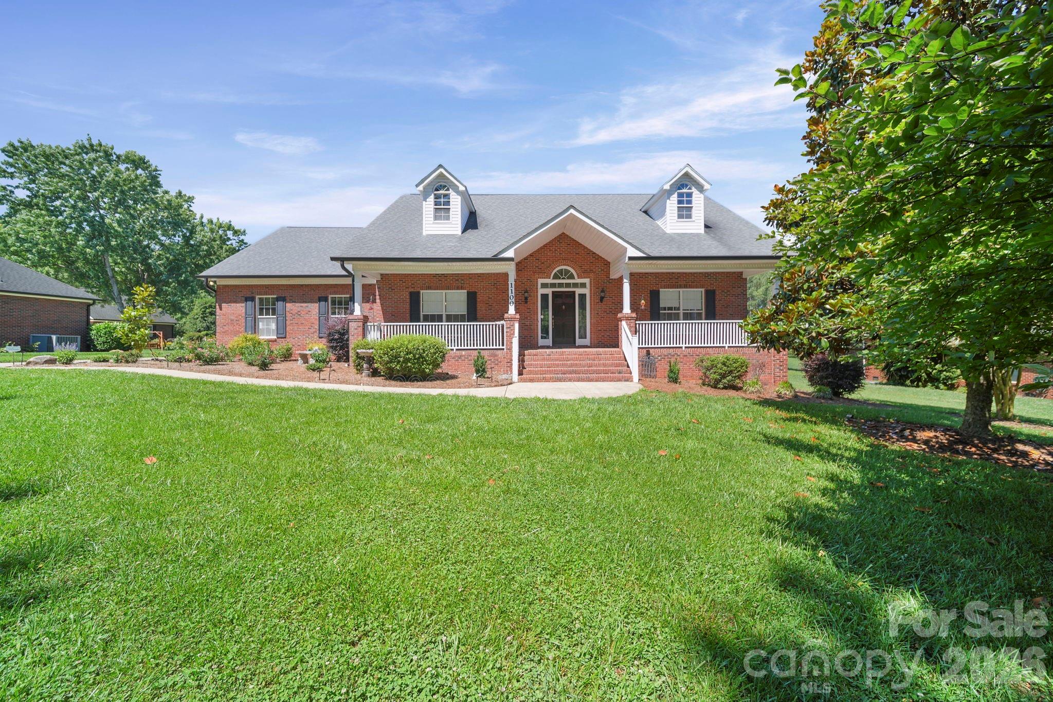Legacy On The Lake - Residential