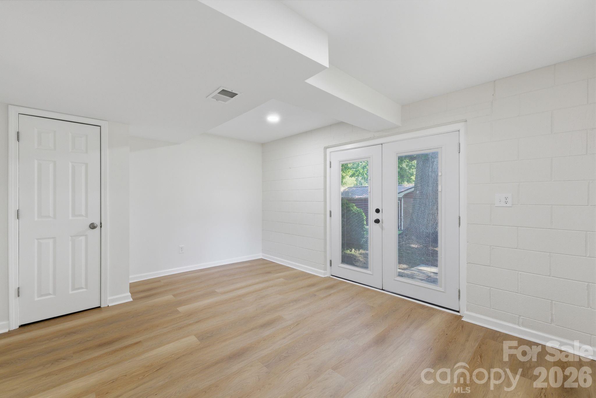 Quail Hollow Park - Residential