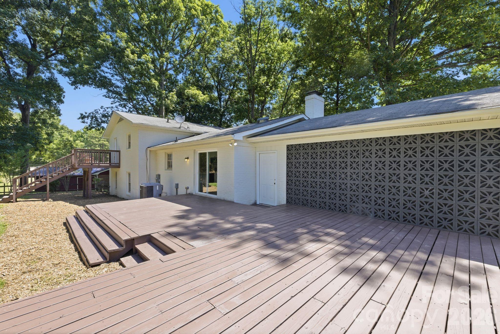 Quail Hollow Park - Residential