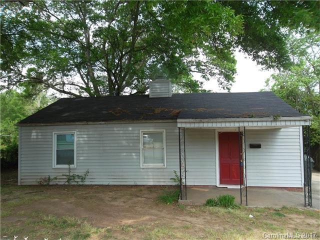 Will make a great investment property with a little TLC! 3BR/1BA home, convenient to shopping and restaurants. Home was previously a rental and was being rented at $600 per month. Home is being sold “AS IS”.