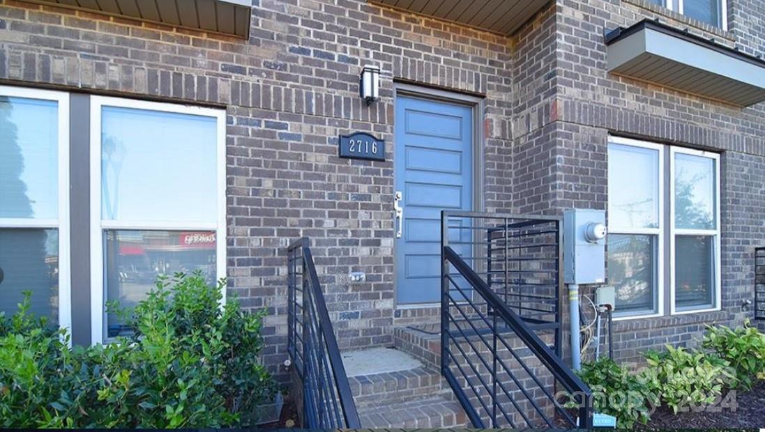 Location Location Location
 Townhouse located in gated LoSo community walking distance to the light rail trail, Scaleybark station, and direct access to Clanton, close to 77 with amazing city view. Nearby to breweries and restaurants all just moments from your front door! This 3 bedroom 3 and a half bath townhome is loaded with upgrades from top to bottom with a bright, open, and airy feel. Come see the views for yourself and visit us at South Village! All three bedrooms have access full bath. 2 balconies, with the rooftop overlooking the city skyline. Pet friendly. Includes 2 car garage with Tesla charger, as well as street parking right outside the front door. Google doorbell camera and keypad entry. Available from move-in from March 1.