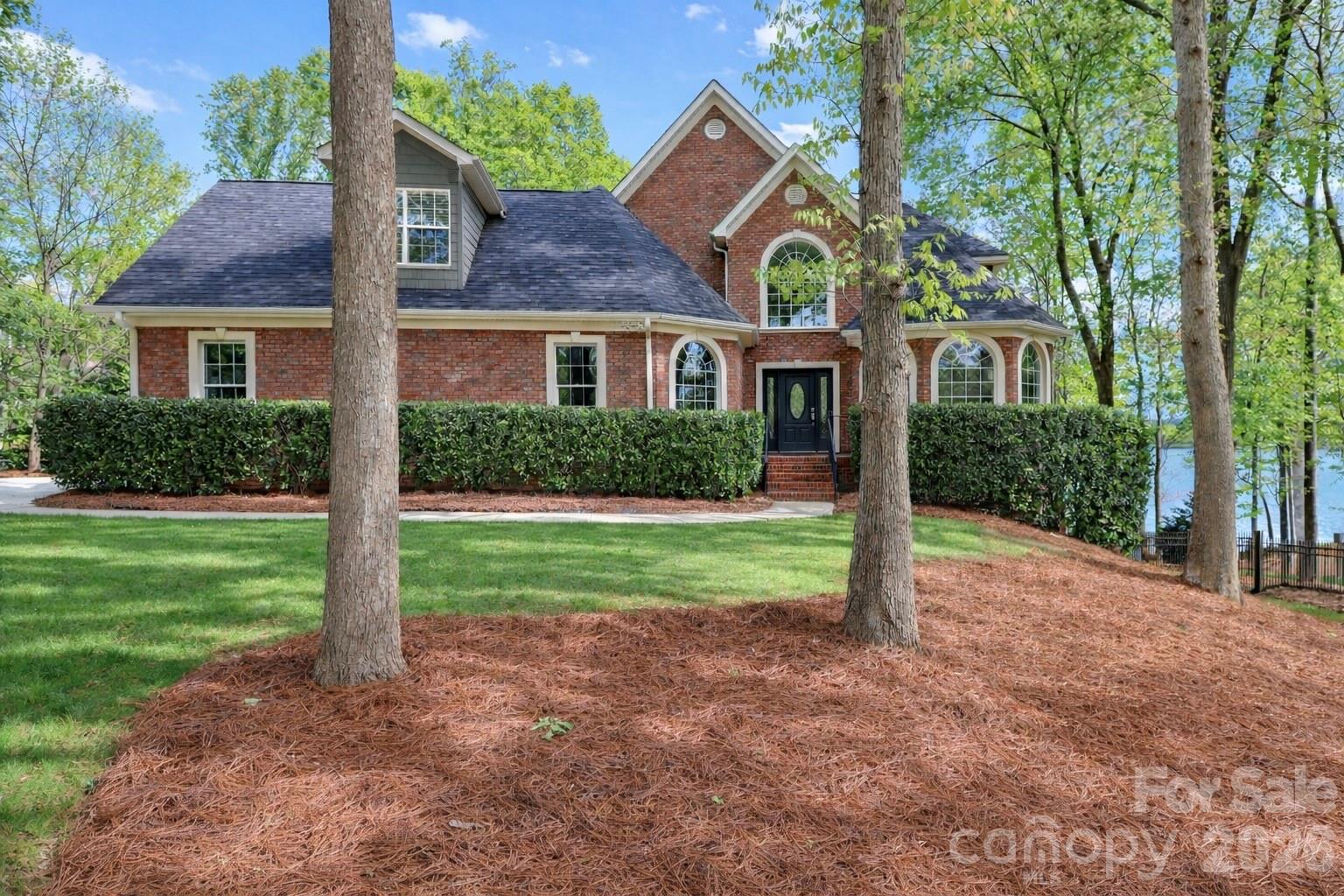 Pinnacle Shores - Residential