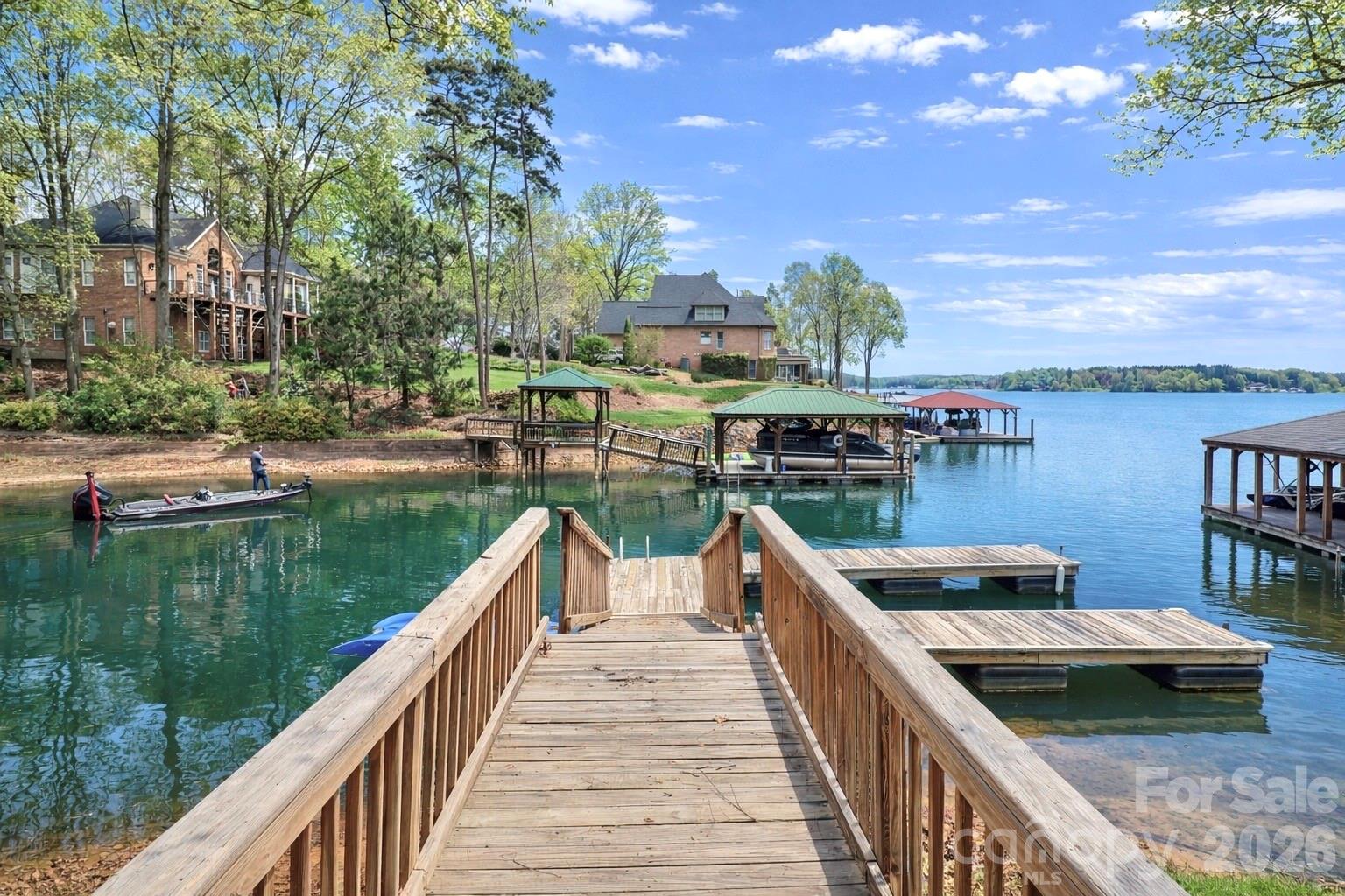 Pinnacle Shores - Residential