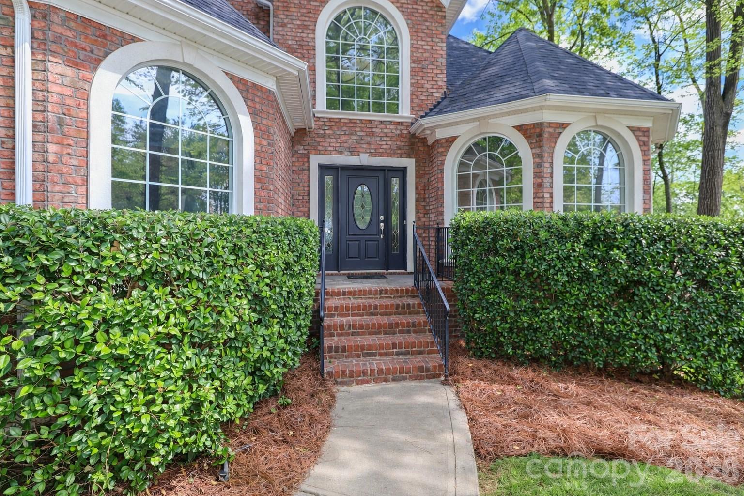 Pinnacle Shores - Residential