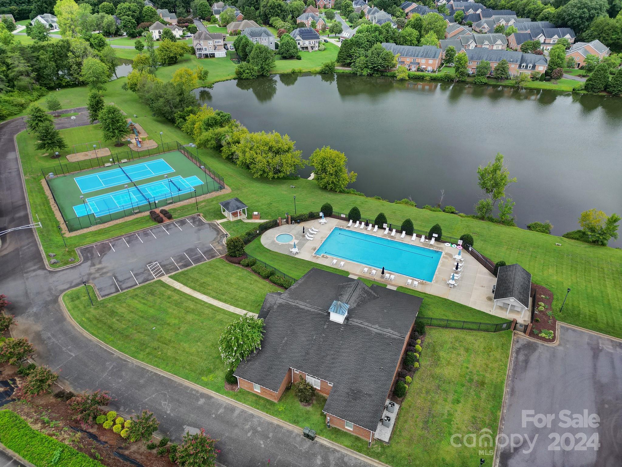 Beacon Knoll - Residential