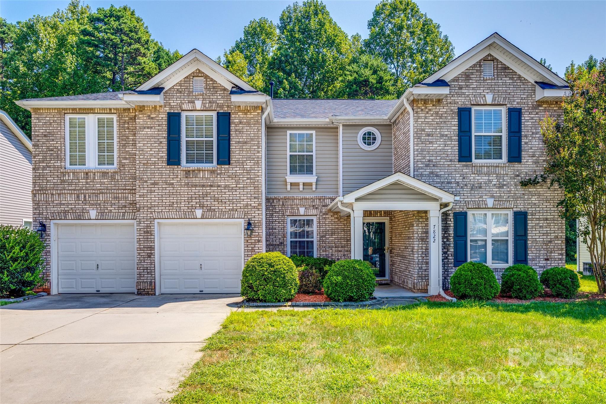 Absolutely stunning home in Mint Hill! This meticulously maintained property features a recently updated HVAC system (2017), a new water heater (2021), and a new roof (2021). The spacious open-concept kitchen, perfect for entertaining, boasts granite countertops, a glass backsplash, and sleek black stainless steel appliances. Hardwood floors flow throughout the main level, complemented by ceramic tile in the kitchen. Ready for a new family to make lasting memories. Don’t miss out—bring your buyers!