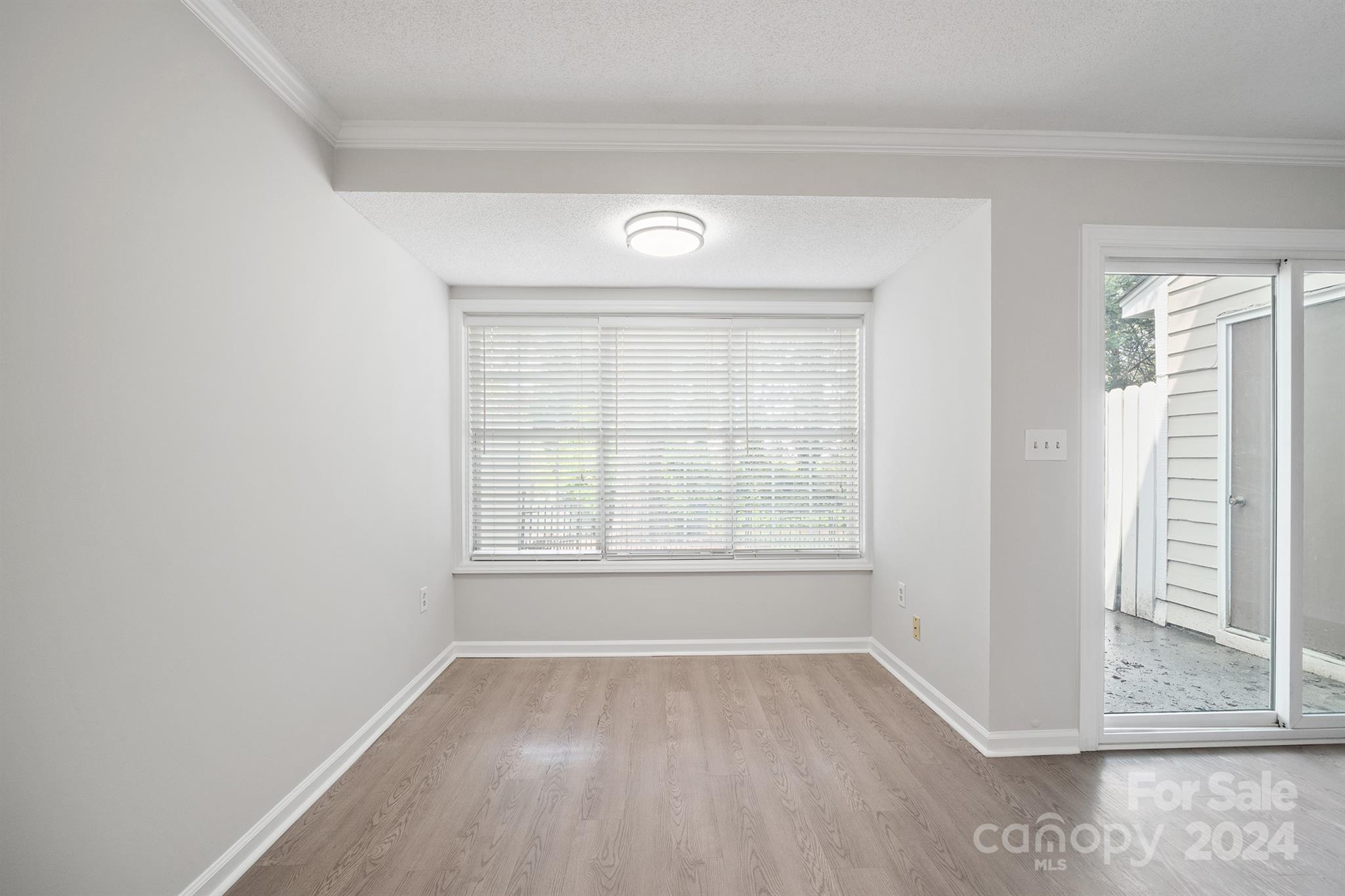 Manor Lake - Residential