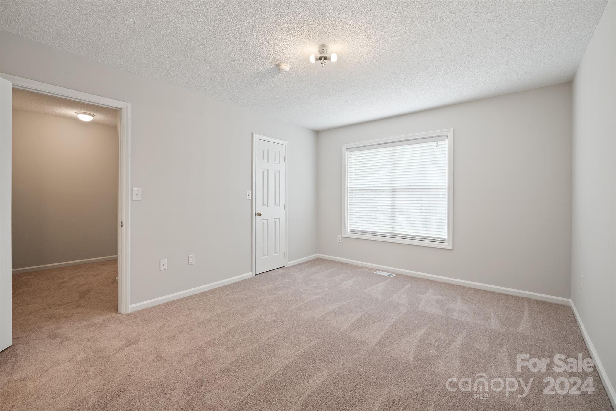 Manor Lake - Residential