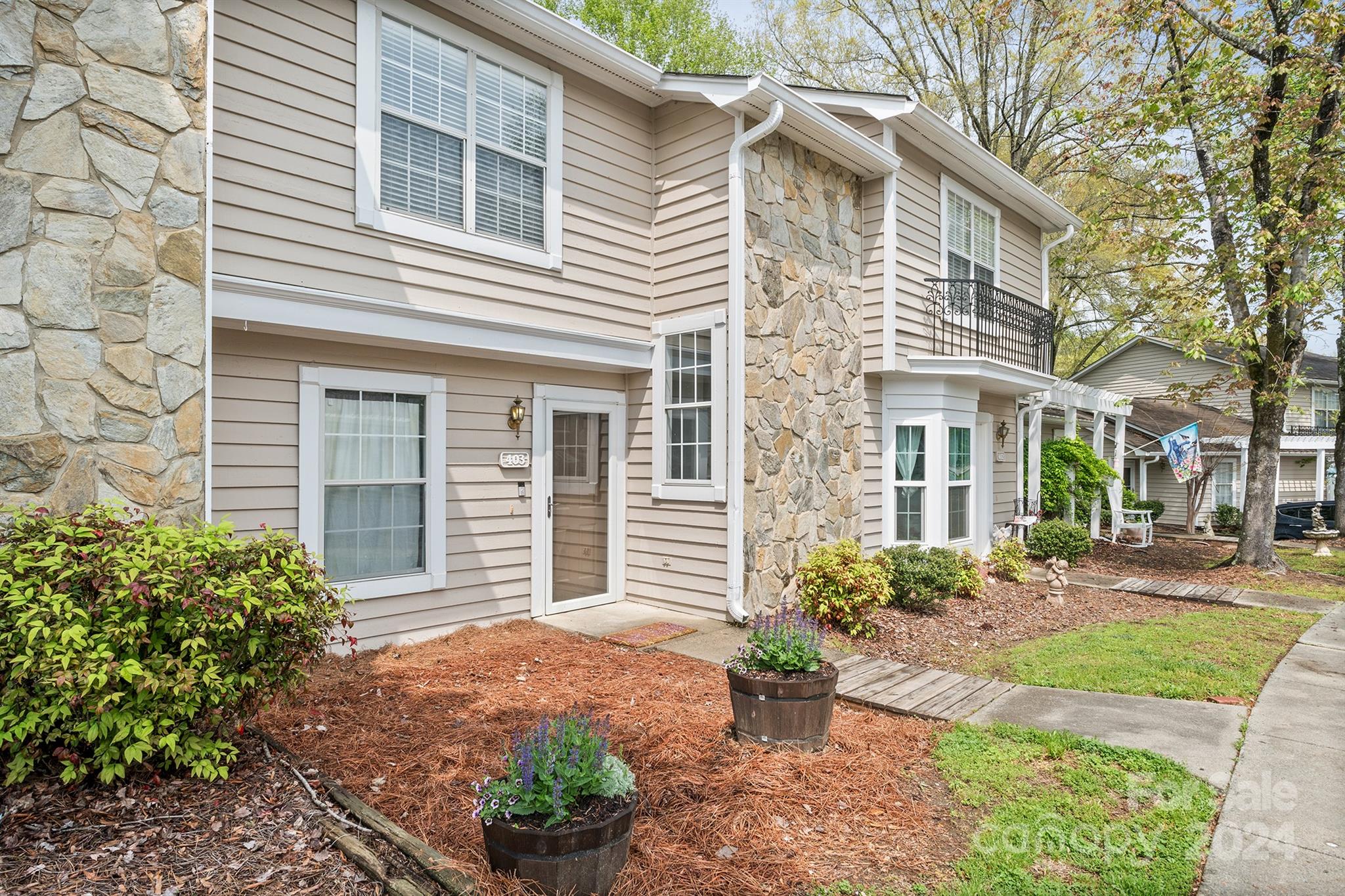 Manor Lake - Residential