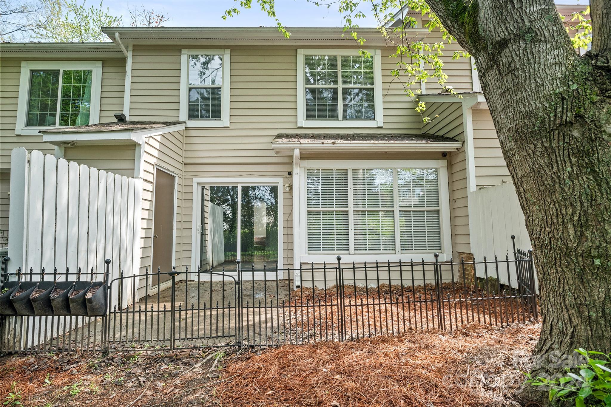 Manor Lake - Residential