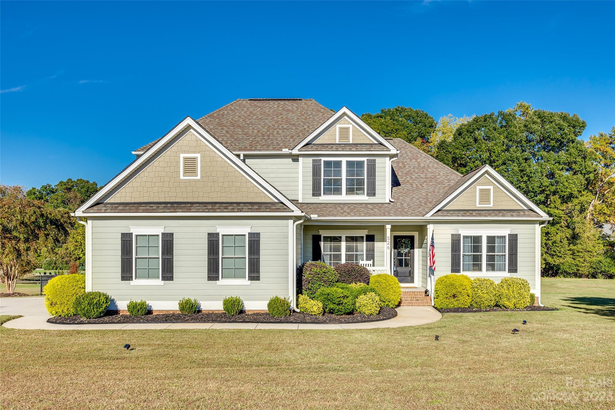 Welcome to this amazing 4-bedroom, 2.5 bath home with primary suite on the main floor. This meticulously taken care of home offers open floorplan with spacious kitchen, breakfast area, and large living area with a ton of natural light. Great for those family gatherings and entertaining. Property sits on an acre in the highly desirable Cherokee Farms Community. Community features walking trails, playground, and fishing ponds. All of this within the award-winning Clover School District.