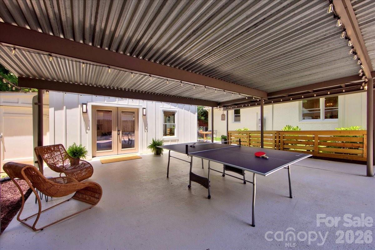 Country Club Heights - Residential