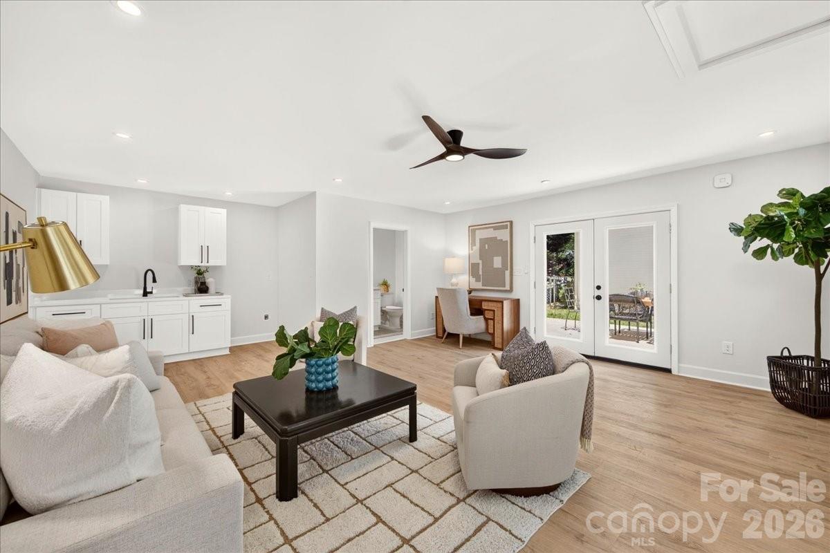 Country Club Heights - Residential