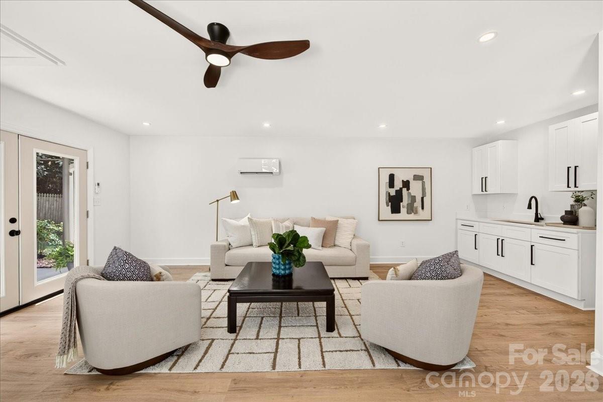 Country Club Heights - Residential