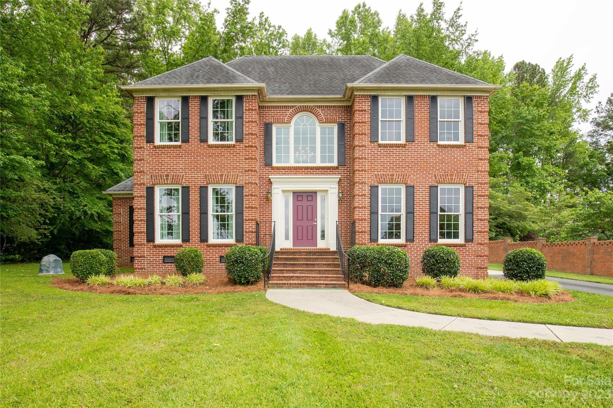Back on the market at NO FAULT of the seller**
Welcome to this elegant, all-brick two-story home that boasts stunning views of the golf course! With 4 bedrooms (2 upstairs and 2 downstairs) and 2.5 bathrooms, this home spans over 2700 sq ft. The spacious open kitchen provides ample room for cooking and entertaining, while the formal dining room and breakfast nook offer even more space for enjoying meals. The family room is perfect for cozy nights in with its fireplace, wet bar, and exquisite built-ins. French doors lead out to an open outdoor patio, providing a delightful space for grilling and spending time with loved ones. Adjacent to the patio is a two-car detached carport that also features attic space for extra storage. Don't miss the opportunity to see this stunning home - schedule your showing today!