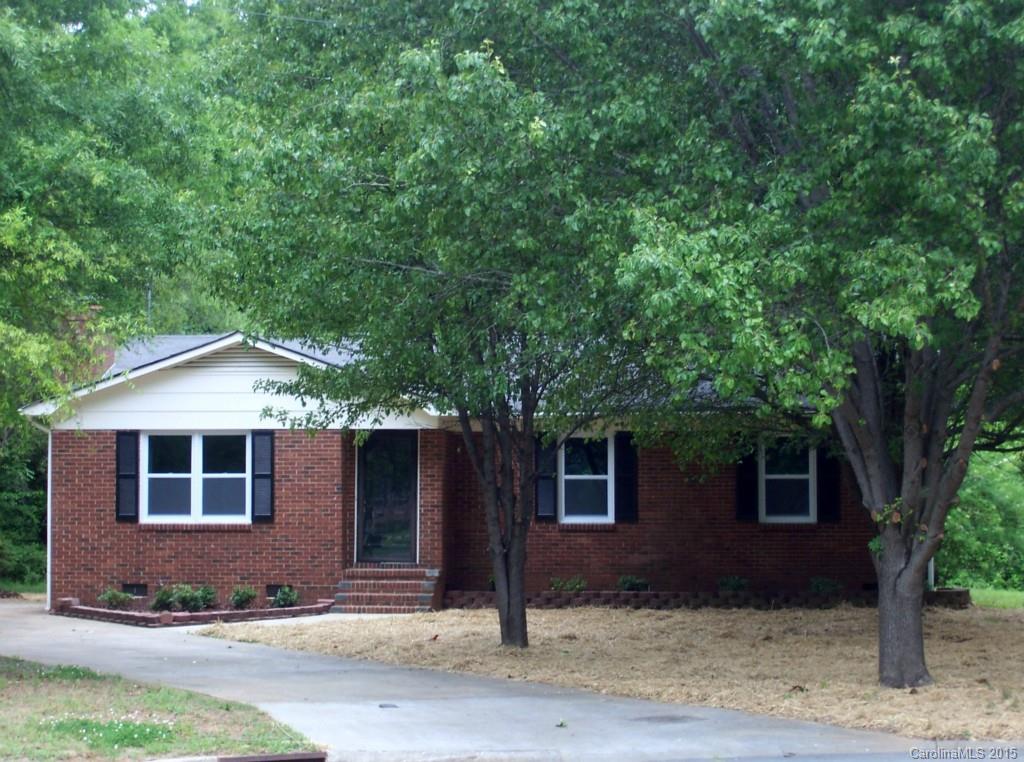 Lovely all brick home sitting at the end of the cul-de-sac with new paint, carpet, appliances, new windows, new HVAC unit and more!