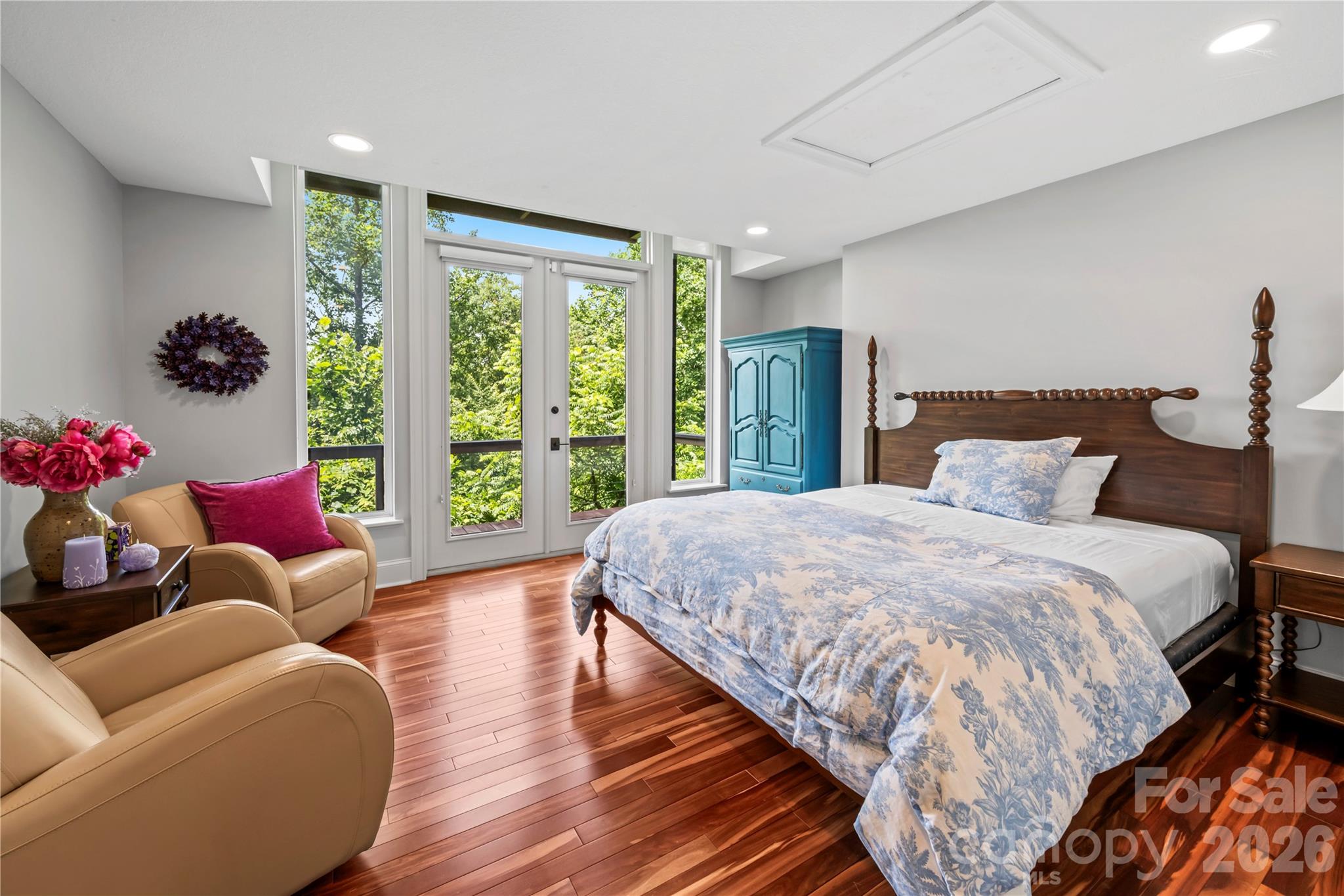 Crest Mountain - Residential