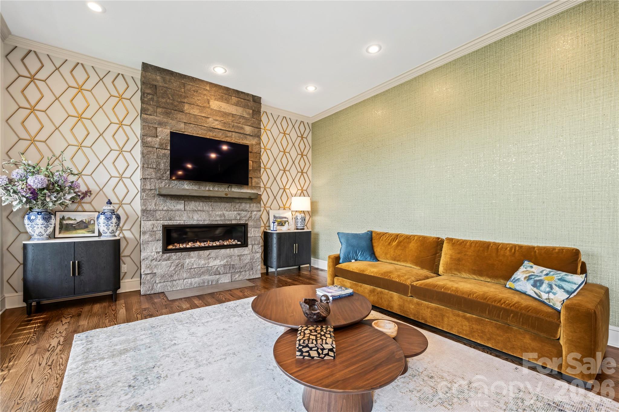 Crest Mountain - Residential