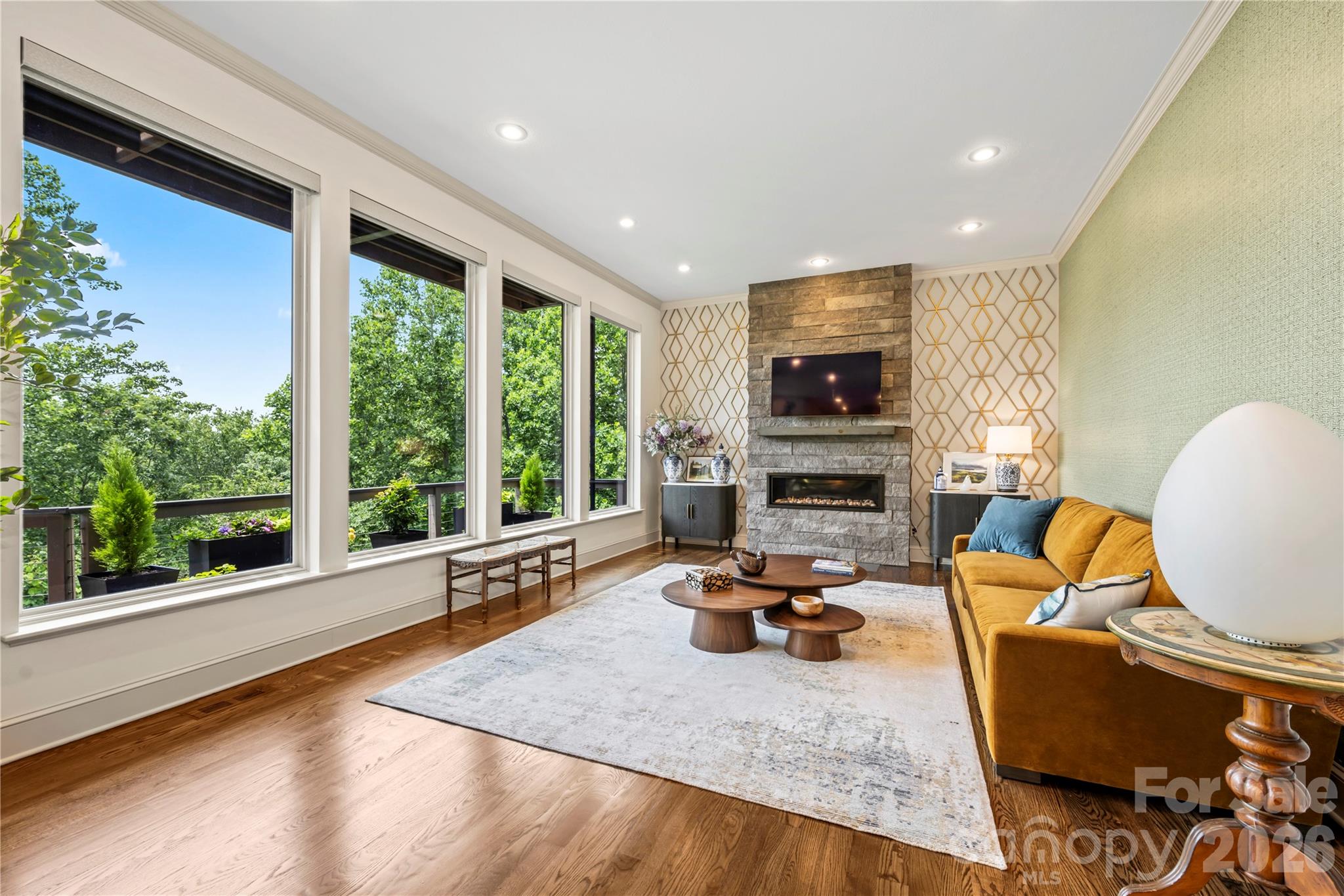 Crest Mountain - Residential