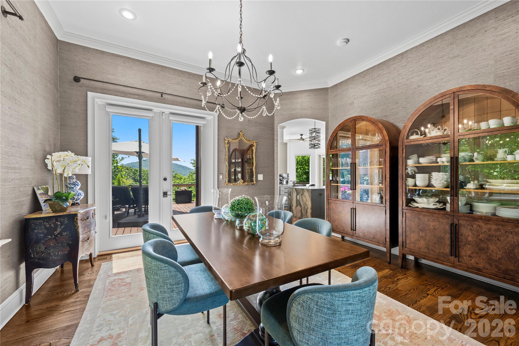 Crest Mountain - Residential