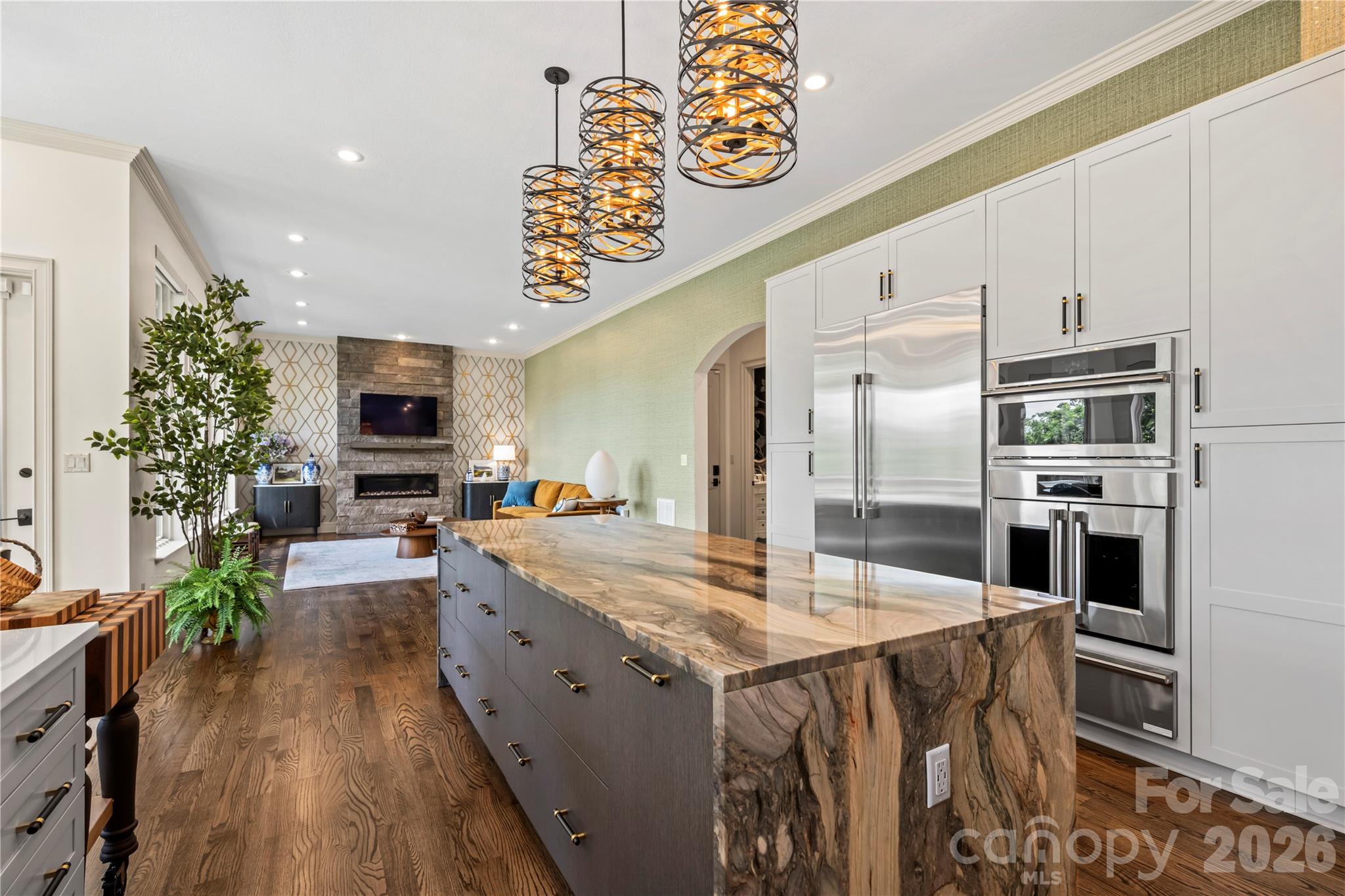 Crest Mountain - Residential