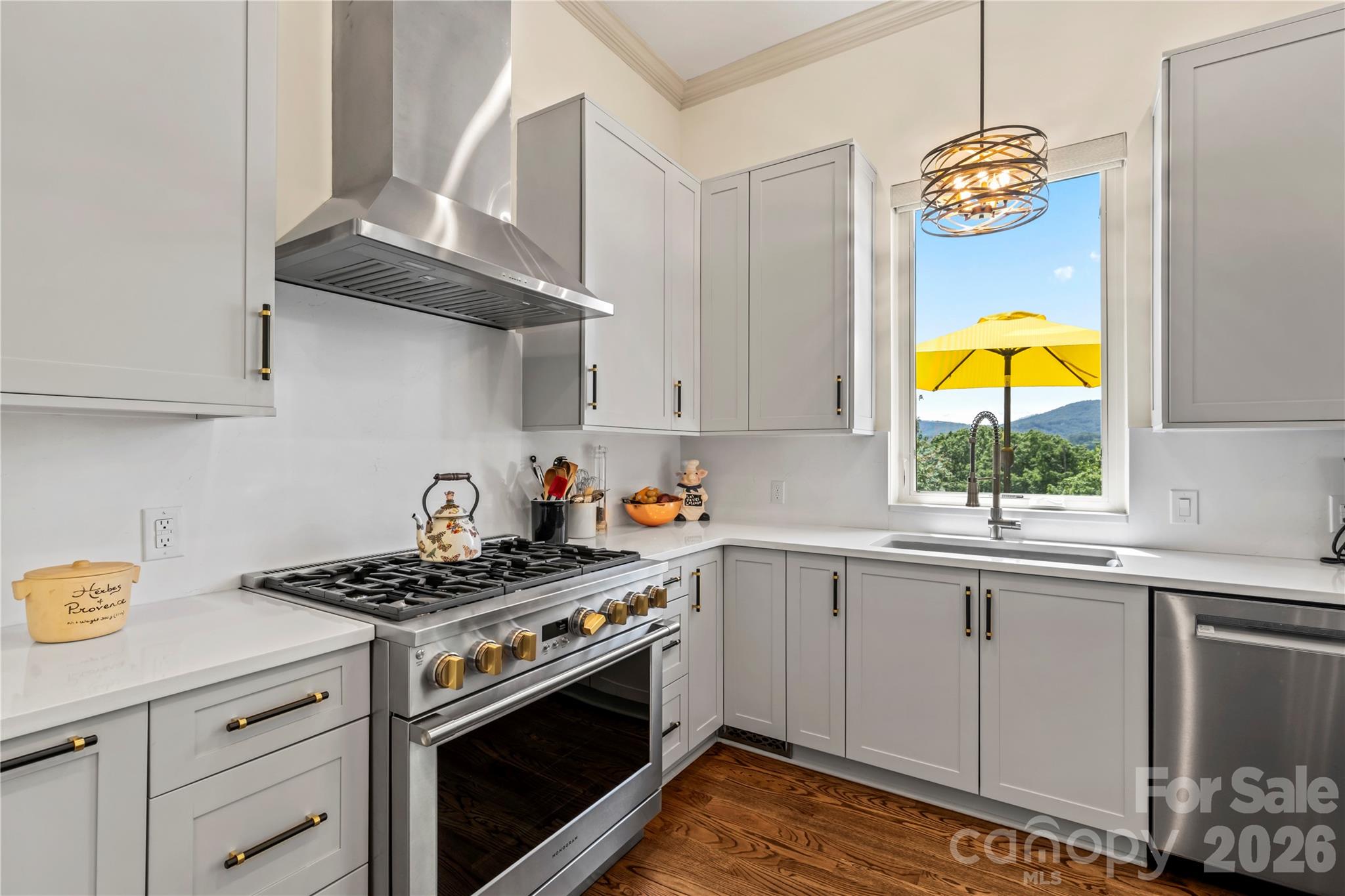 Crest Mountain - Residential
