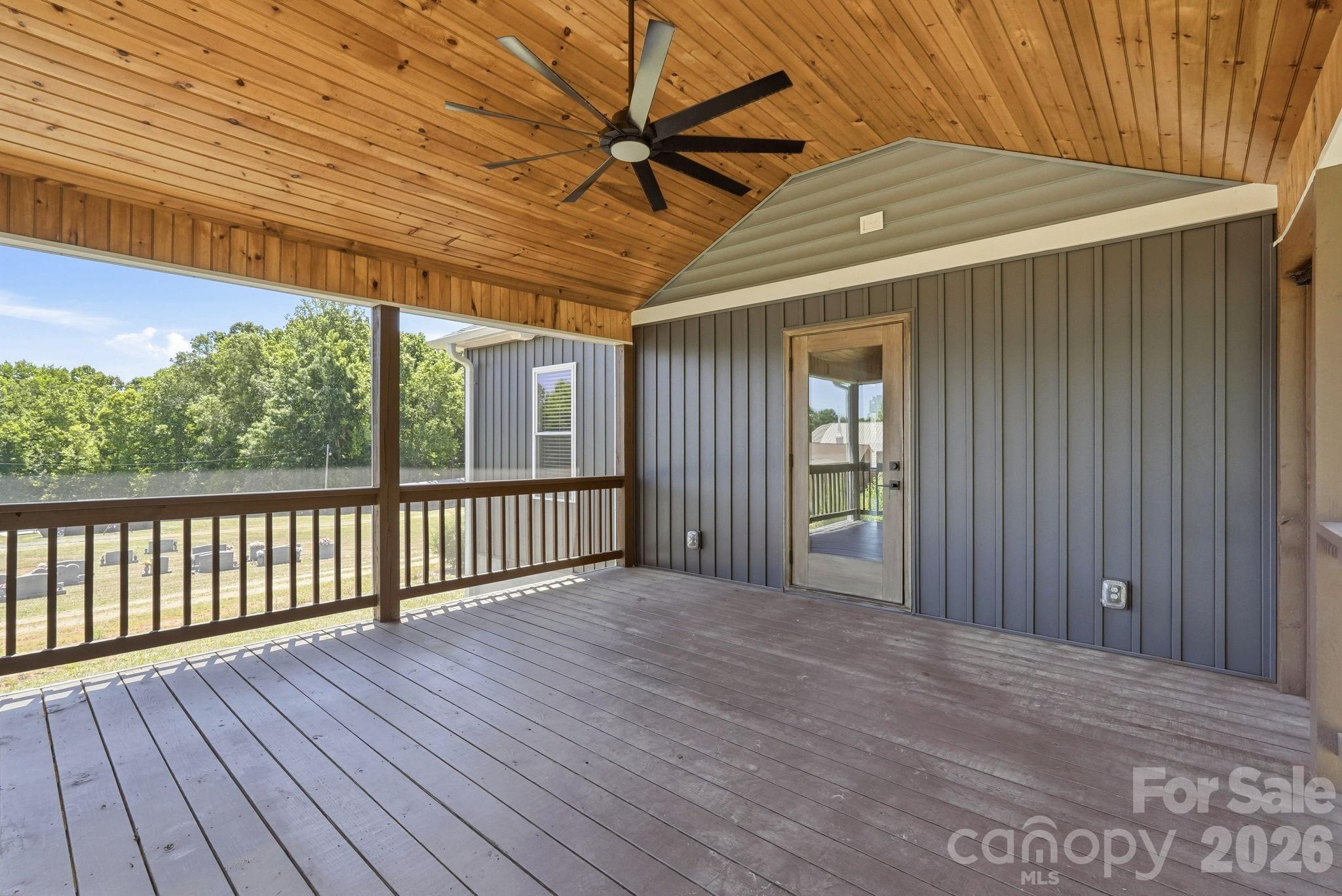 Mountain Ridge - Residential