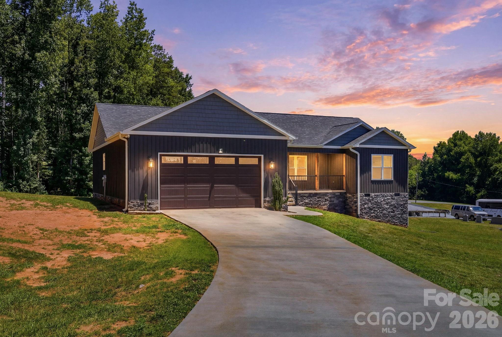 Mountain Ridge - Residential