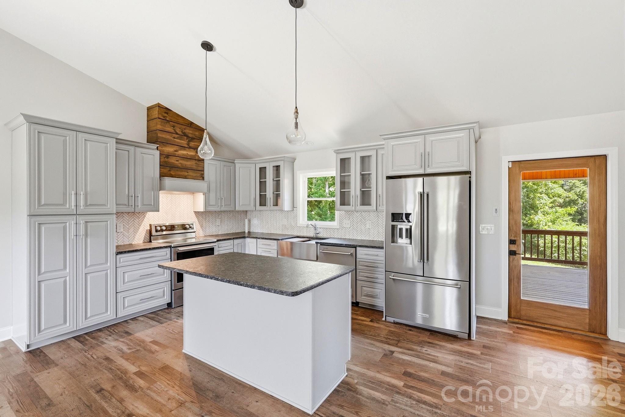 Mountain Ridge - Residential