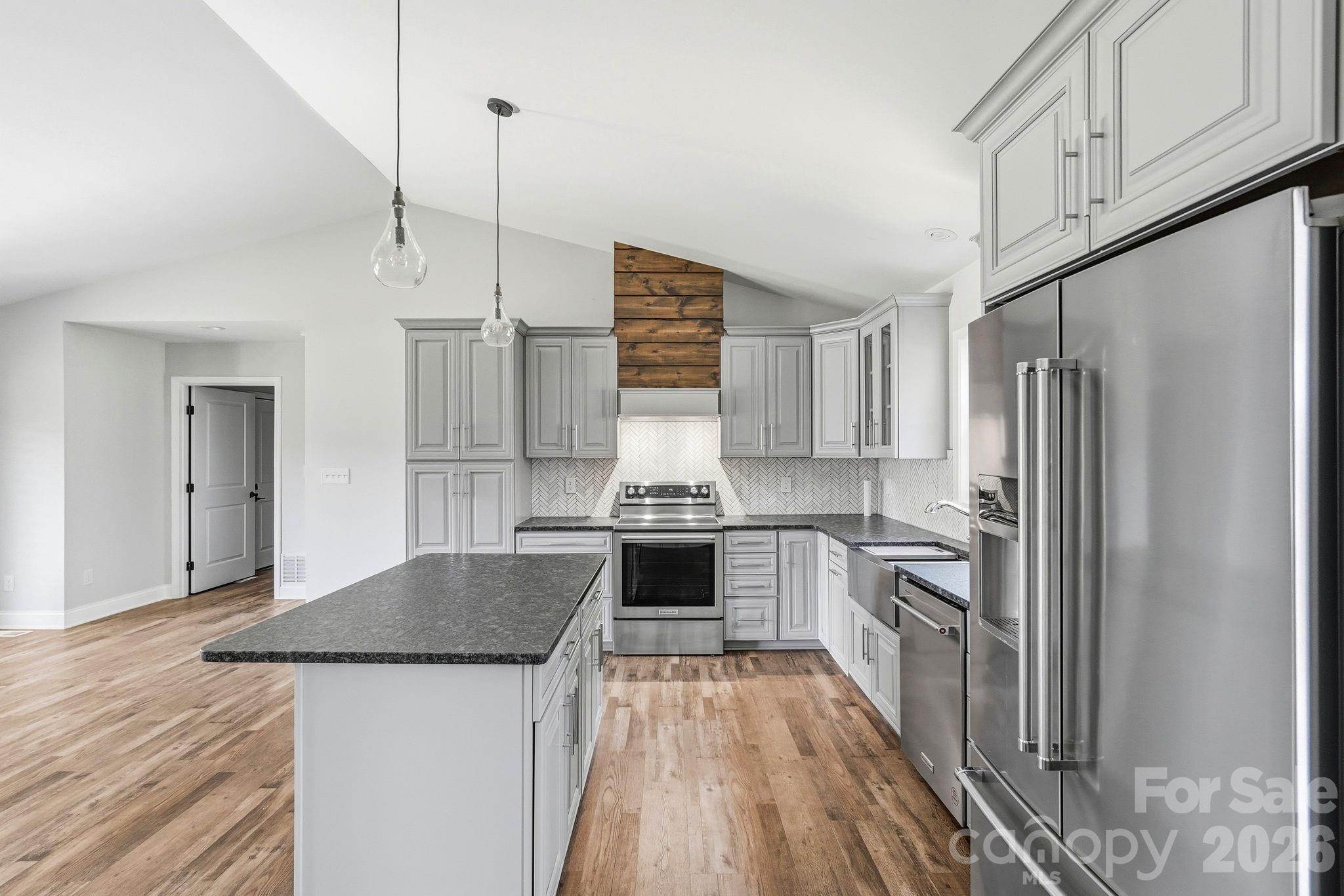 Mountain Ridge - Residential