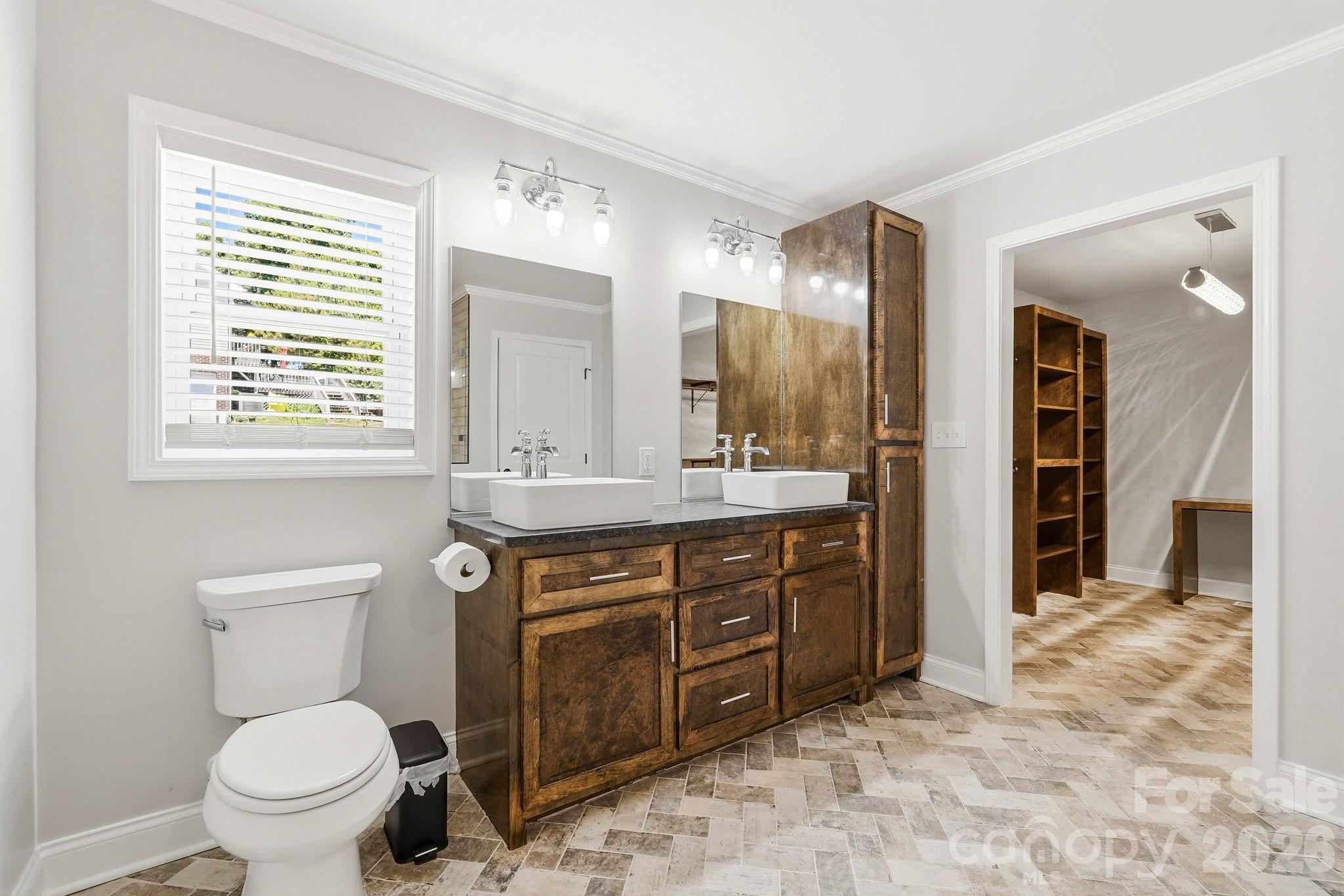 Mountain Ridge - Residential