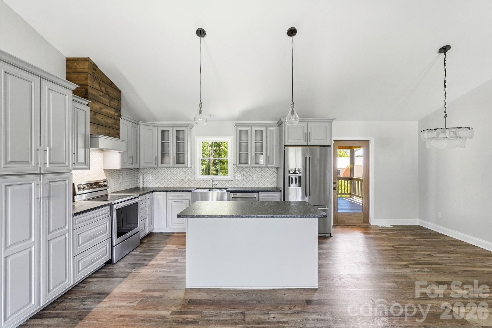 Mountain Ridge - Residential