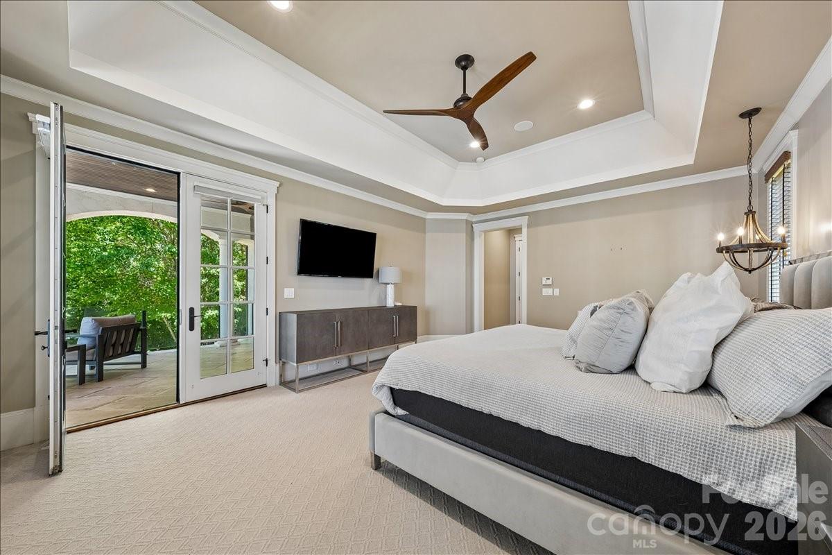 The Peninsula - Residential