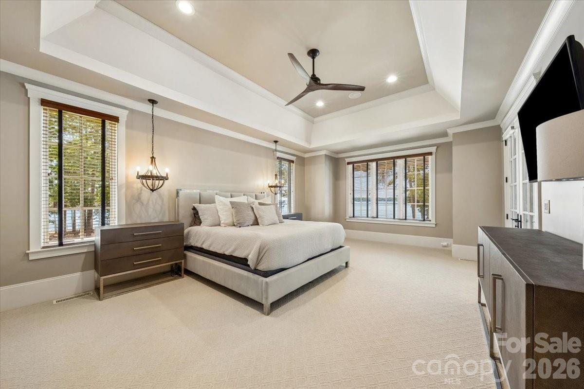 The Peninsula - Residential
